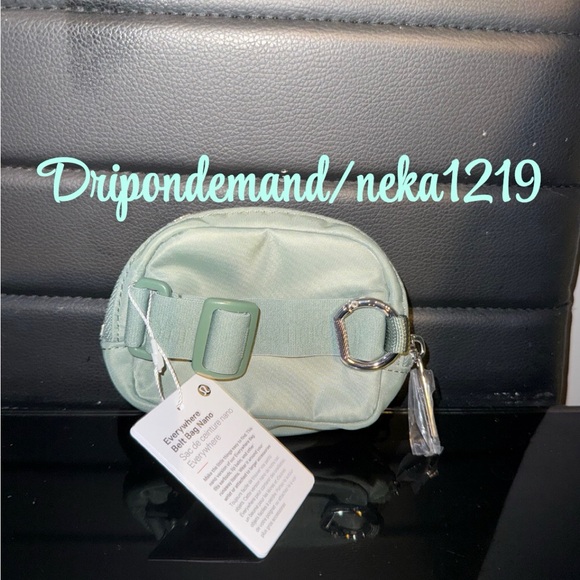Lululemon Everywhere Belt Bag Nano- Grey Eucalyptus - Picture 4 of 8